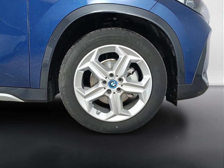 16 - BMW iX1 iX1 edrive 20 X-Line