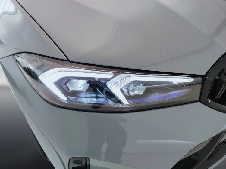 12 - BMW Serie 3 320d Touring mhev 48V xdrive MSport auto