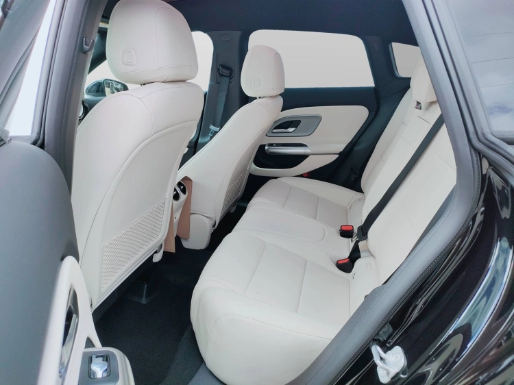 10 - Mercedes-Benz CLA 200 Shooting Brake