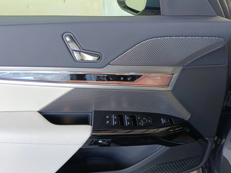 12 - BMW Serie 7 BMW 740d xDrive