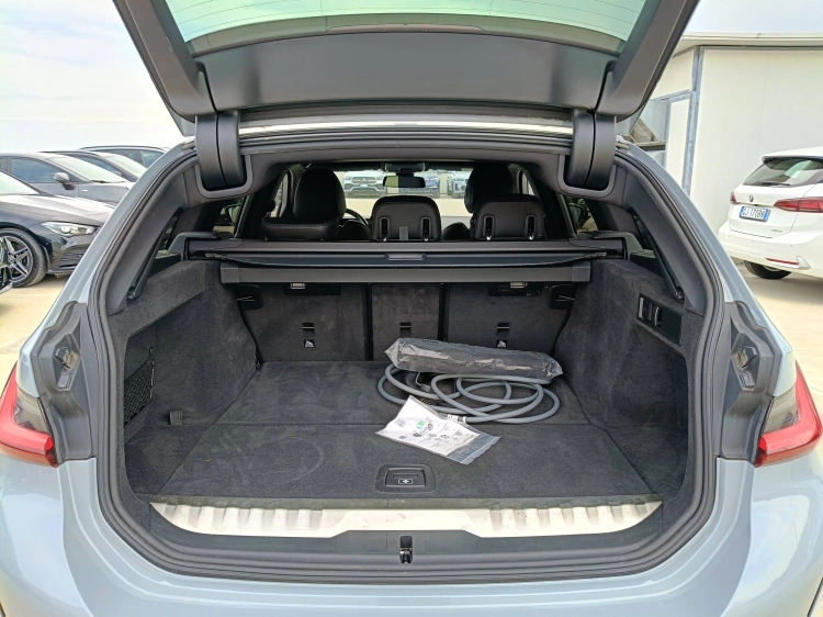 22 - BMW Serie 3 320e Touring MSport auto
