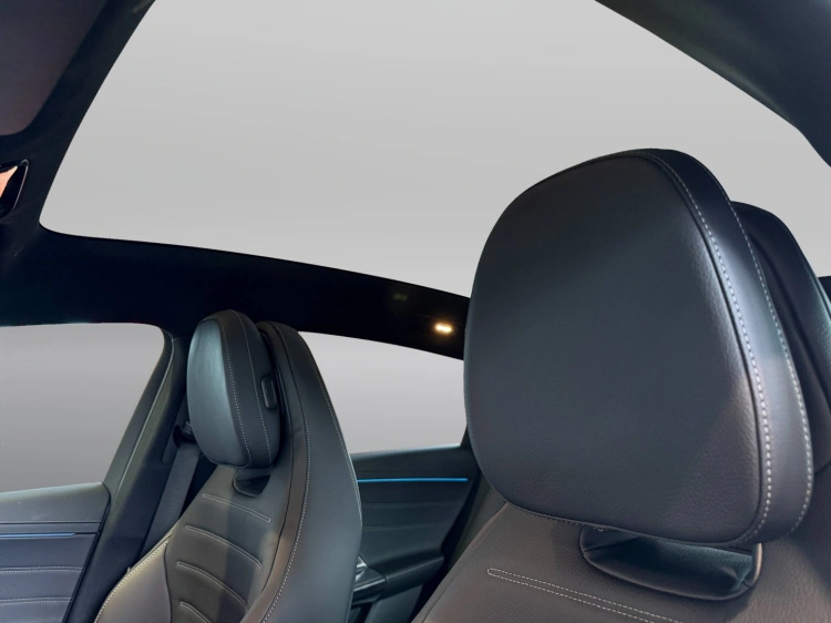 18 - Mercedes-Benz Classe C 400 4MATIC con tecnologia EQ