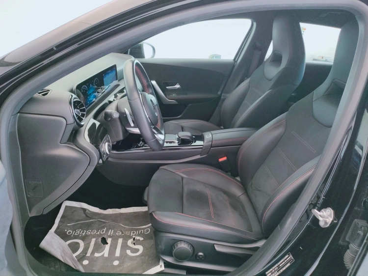 15 - Mercedes-Benz Classe A 180 d Premium auto