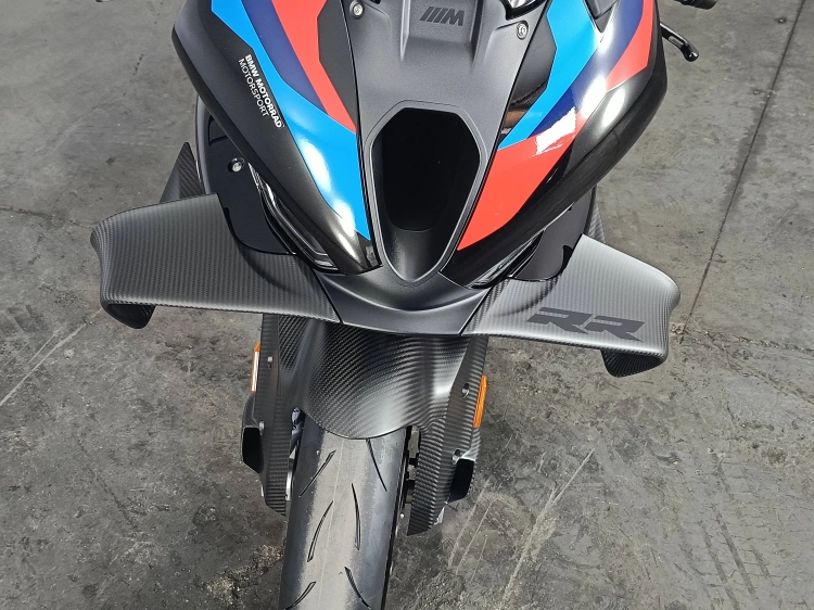 7 - BMW Motorrad RR M 1000 RR