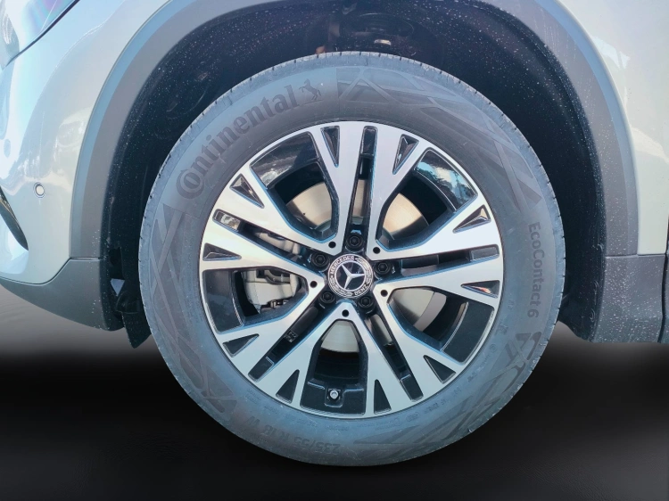 7 - Mercedes-Benz GLA 200 d automatic