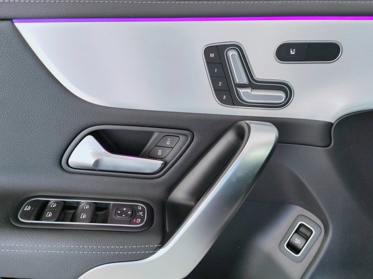 14 - Mercedes-Benz CLA Coupe 200 d Premium 4matic auto