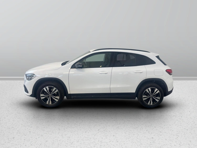 5 - Mercedes-Benz GLA 200 d Sport Plus auto
