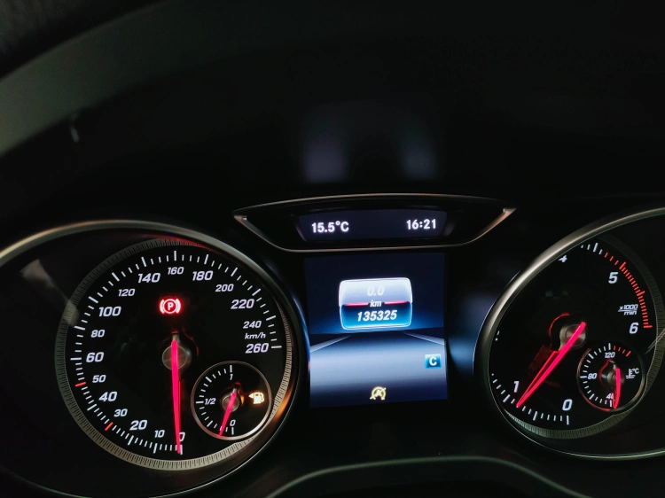 18 - Mercedes-Benz Classe A 180 d Premium my16