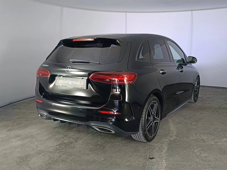 5 - Mercedes-Benz Classe B 180 d AMG Line Premium auto