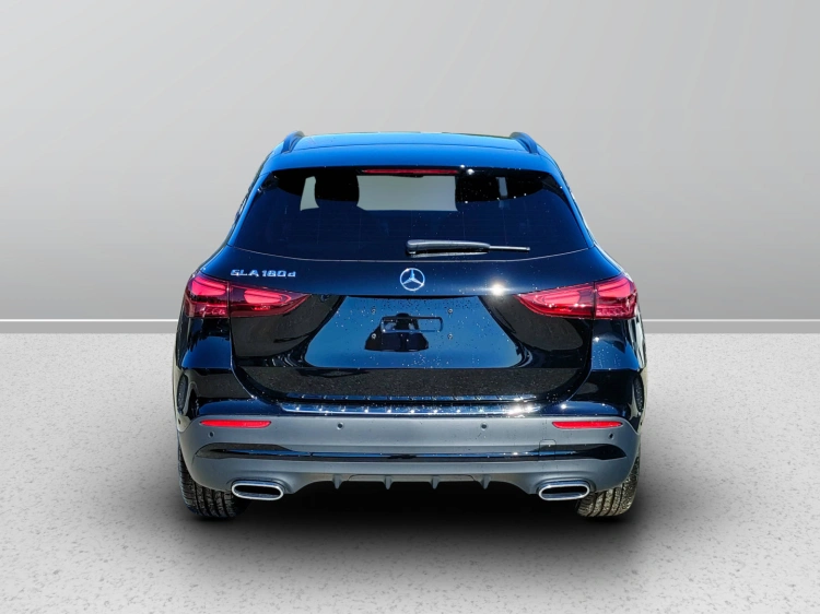4 - Mercedes-Benz GLA 200 d automatic