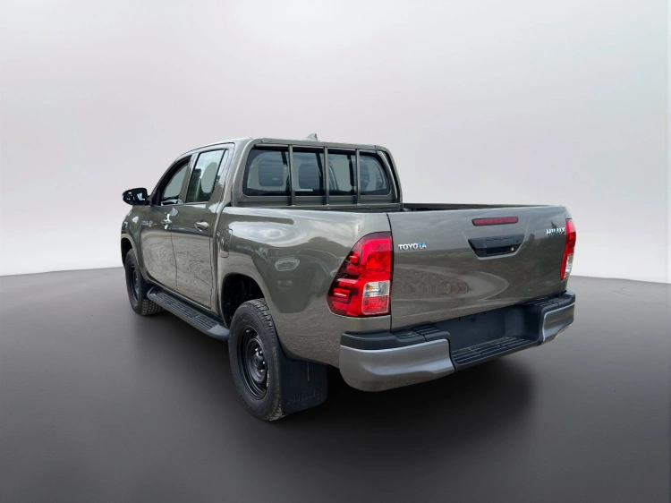 7 - Toyota Professional Hilux HILUX 2.4D A DC 4WD CMF MY24