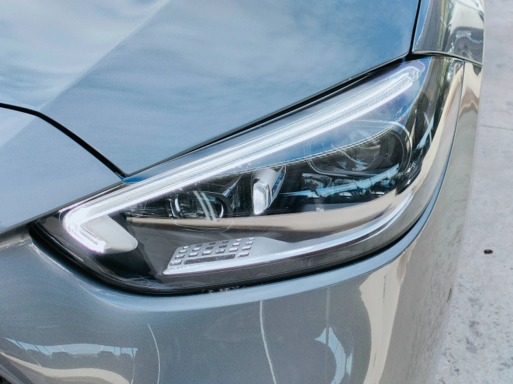 12 - Mercedes-Benz Classe C 300 d Station Wagon