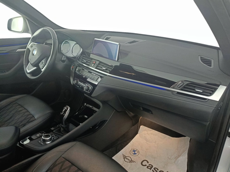 11 - BMW X1 X1 xdrive18d xLine Plus auto
