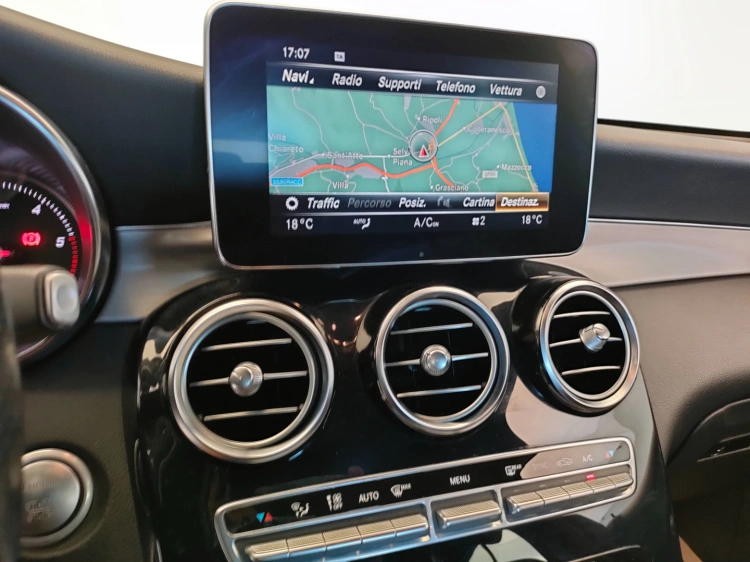 12 - Mercedes-Benz GLC 250 d Premium 4matic auto