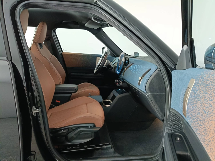 11 - MINI Countryman Mini Countryman 2.0 48V D Favoured auto