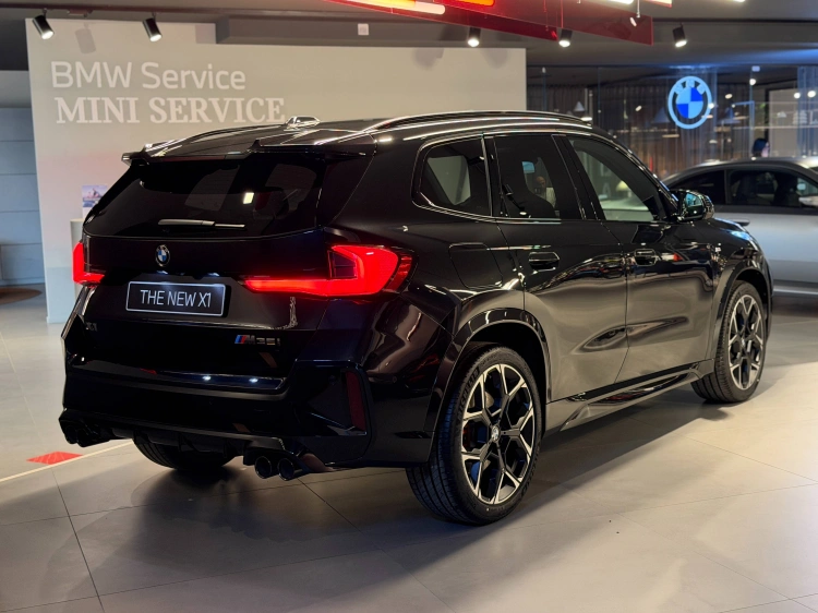 9 - BMW X1 M BMW X1 M35i xDrive