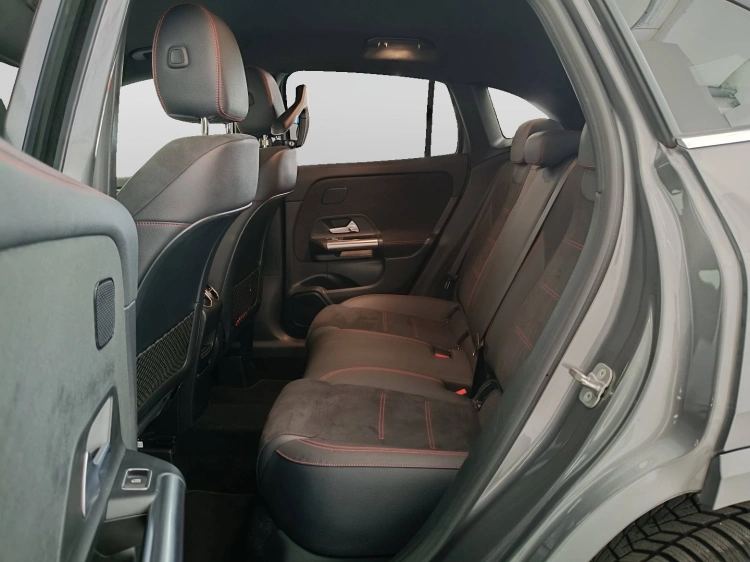 9 - Mercedes-Benz GLA 200 d AMG Line Premium 4matic auto