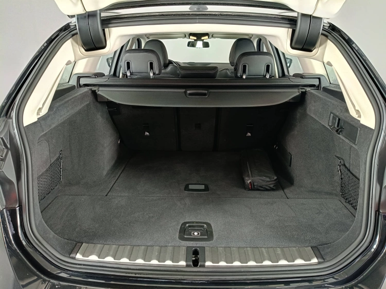 21 - BMW Serie 3 320d Touring mhev 48V xdrive Luxury auto