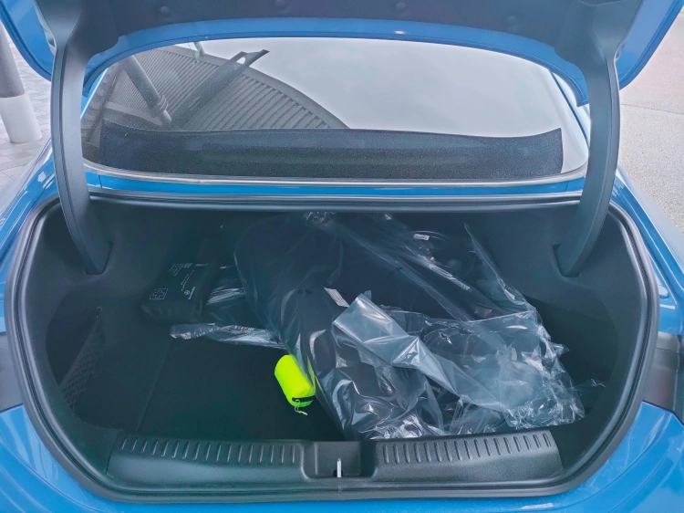 5 - Mercedes-Benz CLA 250+ con tecnologia EQ