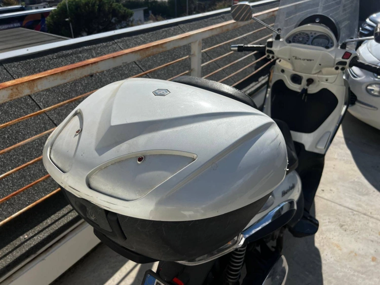 3 - Piaggio Beverly Beverly Tourer 300
