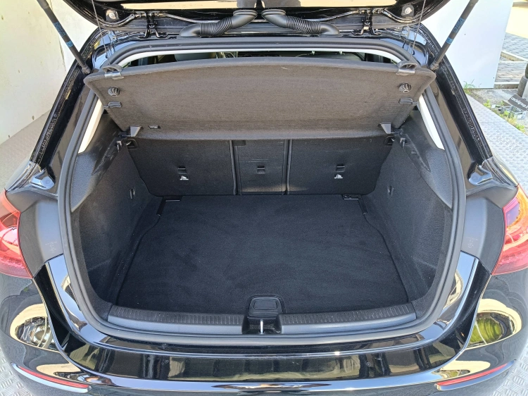 15 - Mercedes-Benz Classe A 180 d Advanced auto