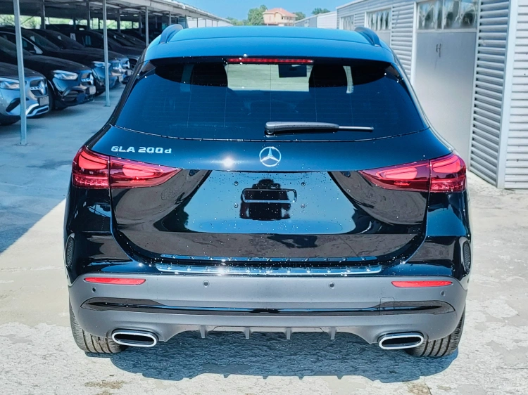 4 - Mercedes-Benz GLA 200 d automatic