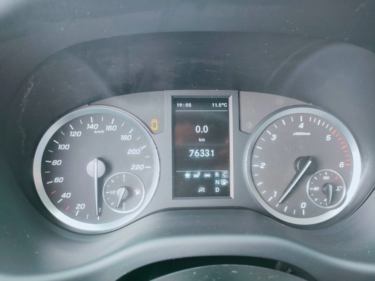 17 - Mercedes Vans Vito III 119 vito 119 cdi long mixto auto my20
