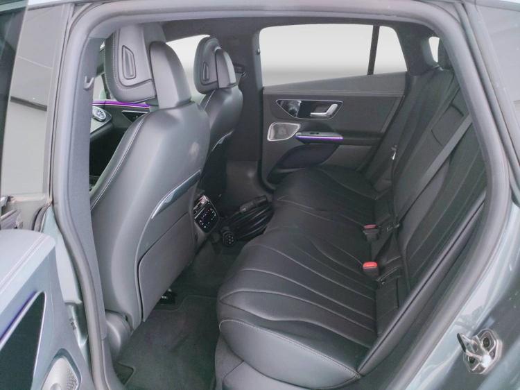 13 - Mercedes-Benz EQE 350 Premium 4matic
