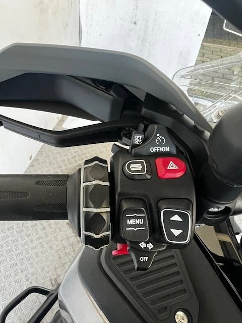 4 - BMW Motorrad GS R 1300 GS ADVENTURE