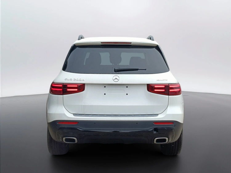 5 - Mercedes-Benz GLB 200 d Automatic 4MATIC