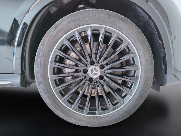 9 - Mercedes-Benz GLC 220 d AMG Line Premium 4matic auto