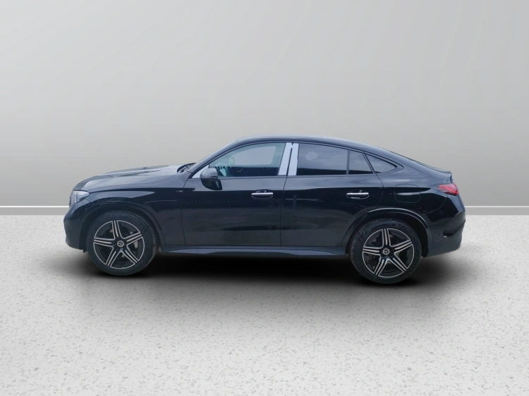3 - Mercedes-Benz GLC 300 de 4Matic Plug-in Hybrid Coupe