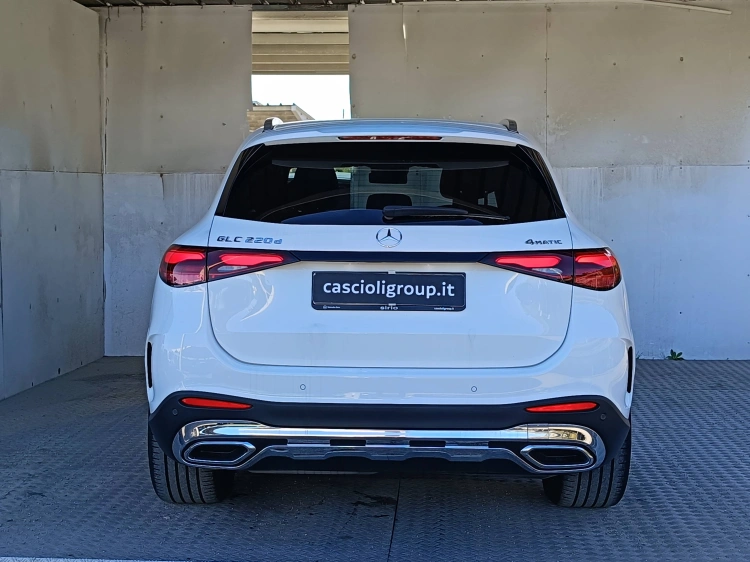 5 - Mercedes-Benz GLC 220 d AMG Premium 4matic auto