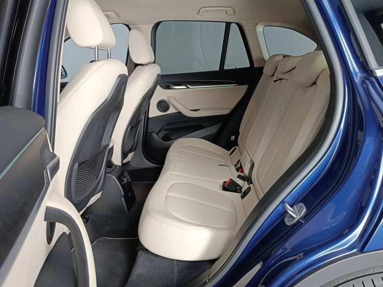 9 - BMW X1 X1 sdrive18d xLine Plus auto