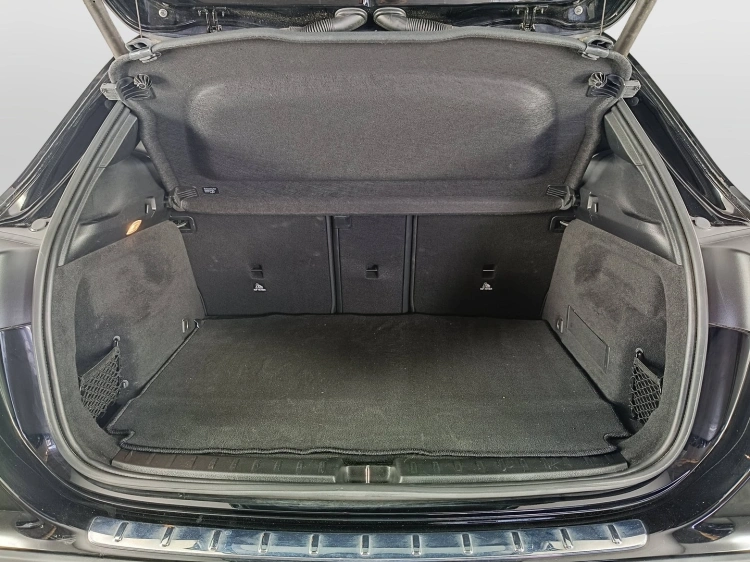 21 - Mercedes-Benz GLA GLA-H247 2020 - 180 d Premium auto