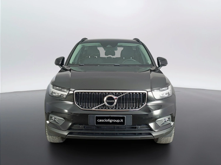 2 - Volvo XC40 XC40 2.0 d3