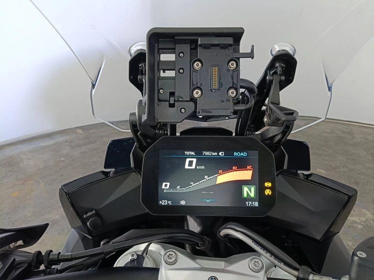 9 - BMW Motorrad XR S 1000 XR Triple Black Abs my21