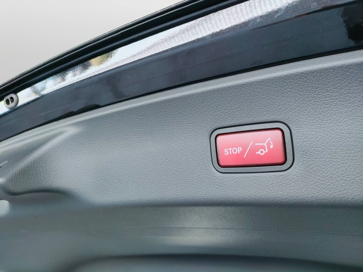8 - Mercedes-Benz GLC 300 de 4Matic Plug-in Hybrid Coupe