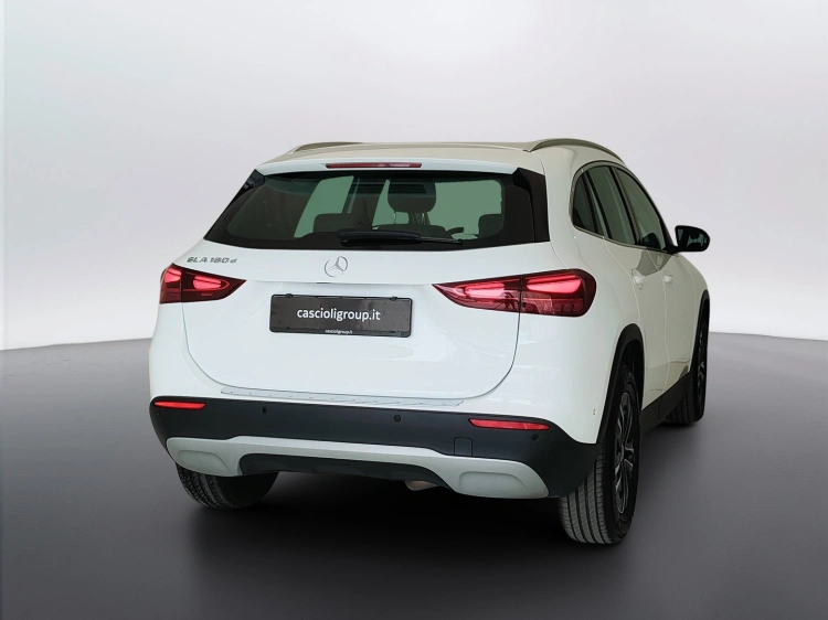 5 - Mercedes-Benz GLA 180 d Advanced auto