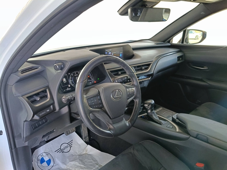 7 - Lexus UX UX 250h 2.0 Luxury 4wd cvt my20