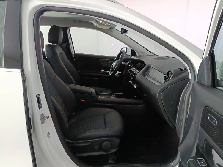 11 - Mercedes-Benz GLA Mercedes 250 e phev (eq-power) Sport Plus auto