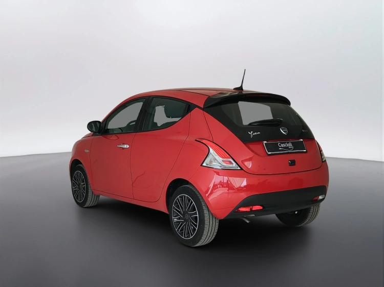 7 - Lancia Ypsilon Ypsilon 1.0 firefly hybrid Gold s&s 70cv