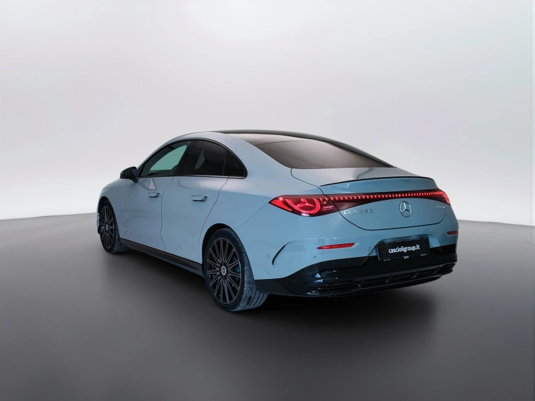 7 - Mercedes-Benz CLA EQ CLA 350 4MATIC con tecnologia EQ