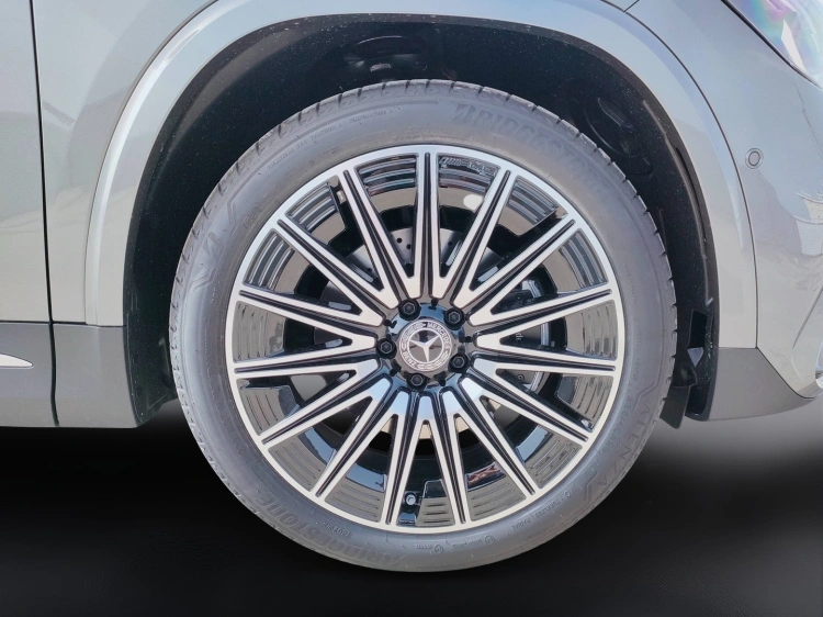 8 - Mercedes-Benz GLA 200 d automatic