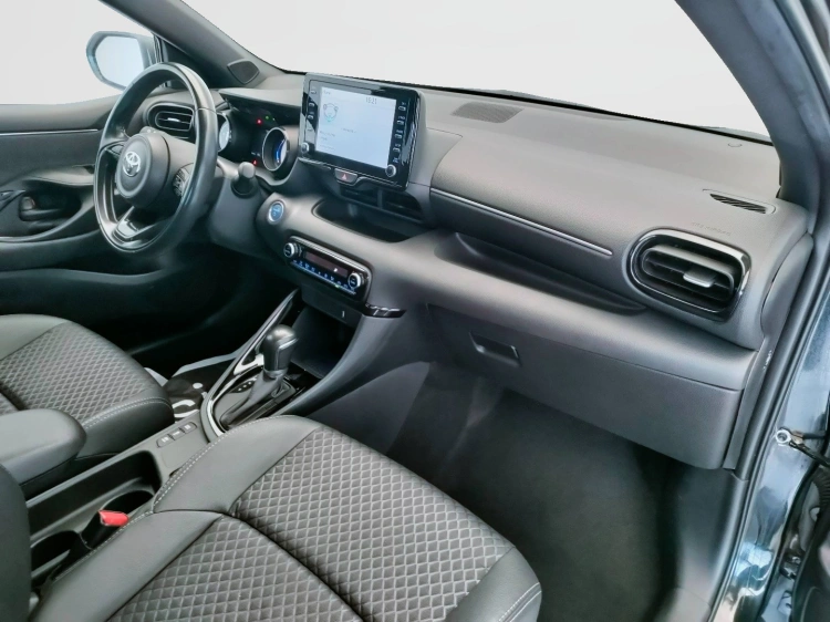 10 - Toyota Yaris Yaris 1.5h Lounge