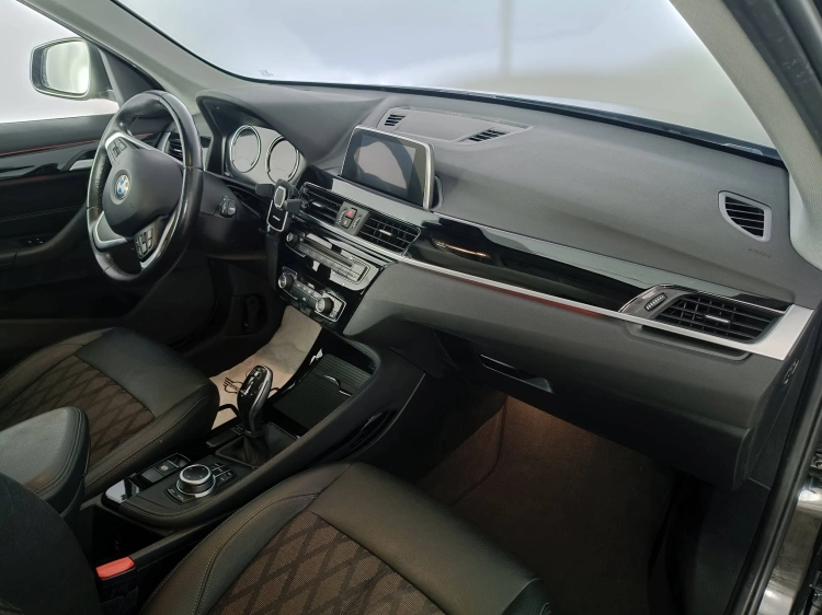 11 - BMW X1 X1 sdrive18d xLine auto my18