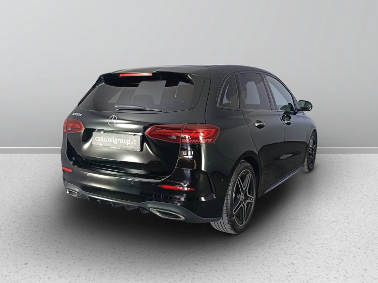 5 - Mercedes-Benz Classe B 180 d AMG Line Premium auto