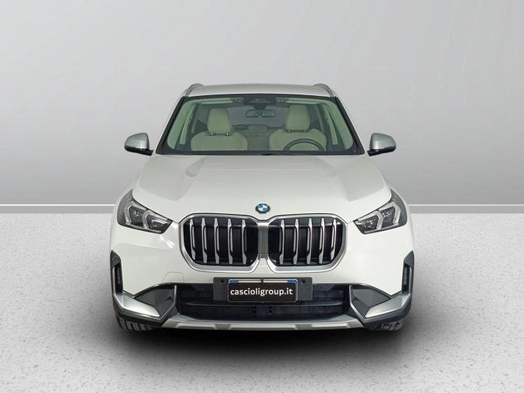2 - BMW X1 X1 sdrive18d X-Line auto
