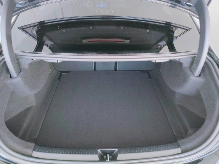 9 - Mercedes-Benz Classe A 180 d Automatic