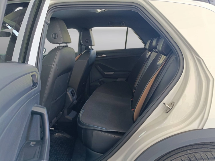 9 - Volkswagen T T-Roc 2.0 tdi R-Line 115cv